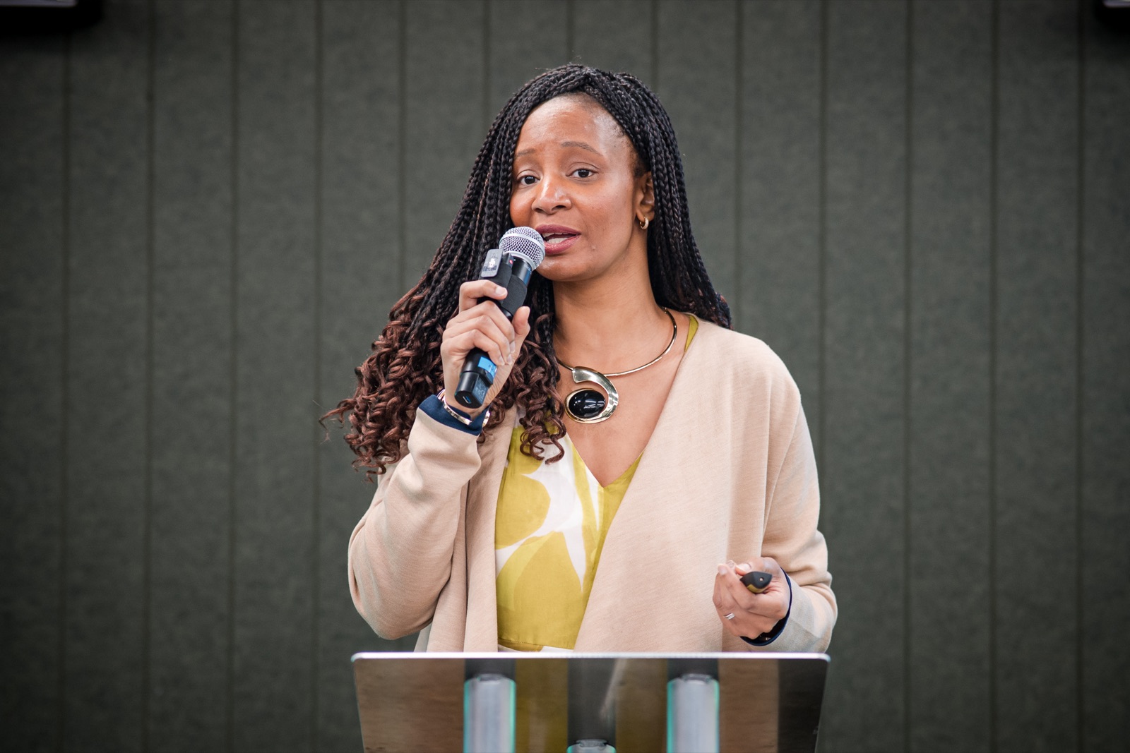 Founder speaking at the Foundervine Breakthrough Demo Day